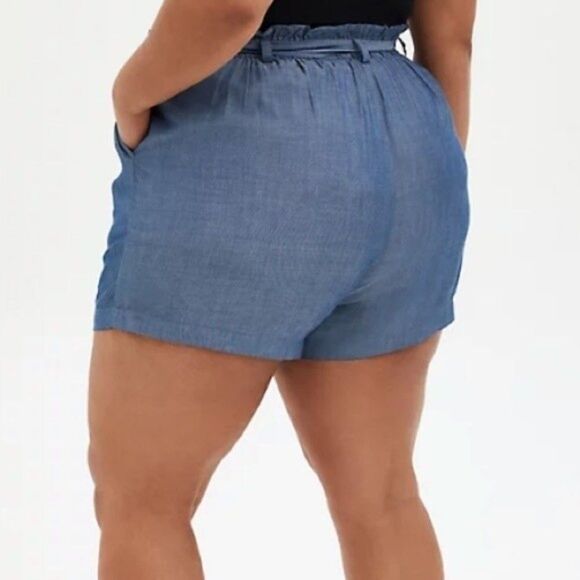 Torrid Chambray Denim Tie Ruched Waist Shorts 00 M / L (253) - Picture 2 of 9